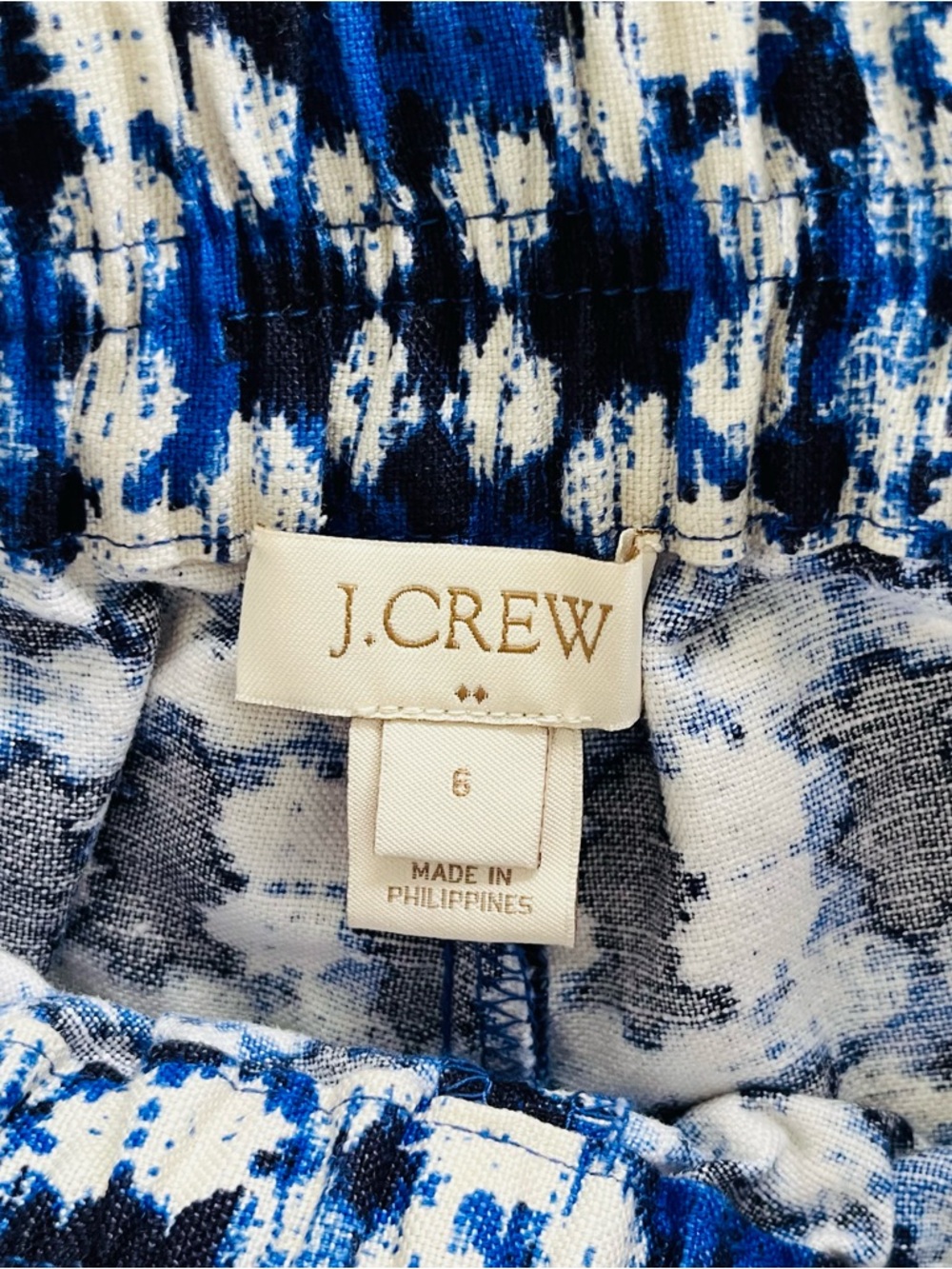 J.Crew Woman’s Boardwalk Blue/White Geometric Aztec Print Elastic Waist Shorts 6 - Picture 2 of 6